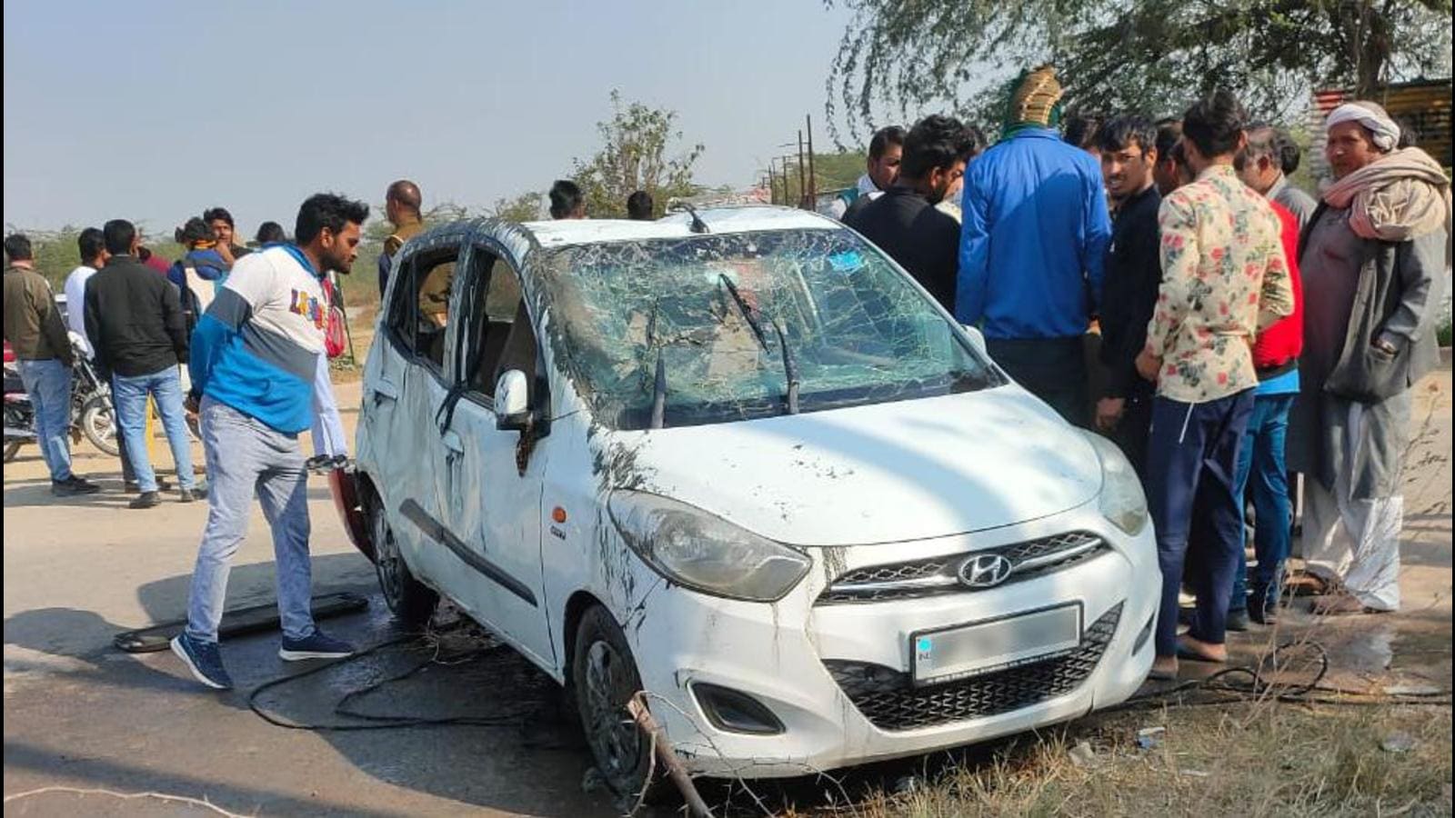 Greater Noida: 2 School Students Die, 1 Injured In Car Accident On ...