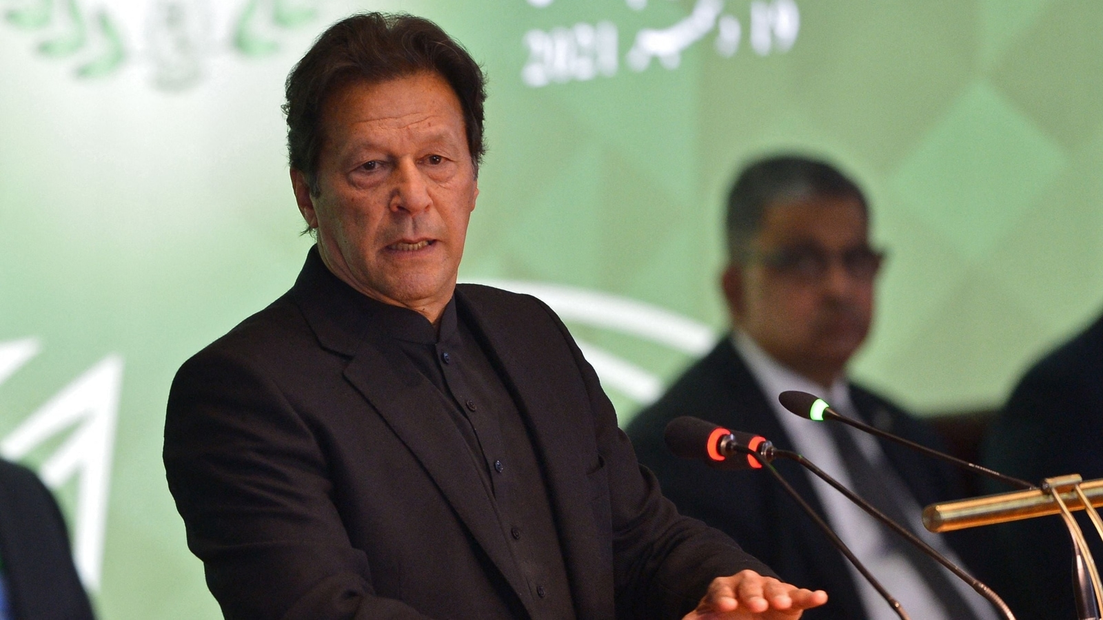 Pak PM Imran Khan tries to rake up Kashmir issue at OIC meet on ...