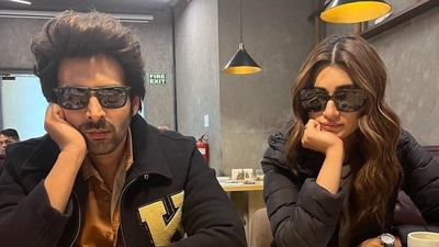 Kartik Aaryan and Kriti Sanon are shooting for Shehzada in Delhi. (Instagram) Kartik Aaryan and Kriti Sanon are shooting for Shehzada in Delhi. (Instagram)