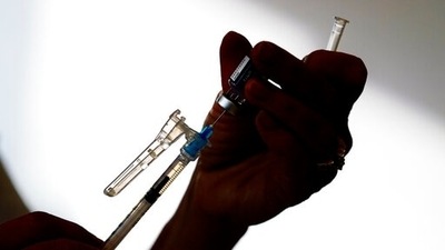Europe is already far ahead of other parts of the world with its rollout of vaccines and booster shots, but the Omicron variant has helped fuel record case surges, forcing a return to harsh restrictions in some countries. (Representational Image / AP) Europe is already far ahead of other parts of the world with its rollout of vaccines and booster shots, but the Omicron variant has helped fuel record case surges, forcing a return to harsh restrictions in some countries. (Representational Image / AP)