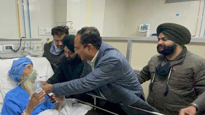 The Deputy commissioner handed over the Padma Shri to Gurmat sangeet legend Prof Kartar Singh at the Hero DMC Heart Institute where he is undergoing treatment. (HT PHOTO) The Deputy commissioner handed over the Padma Shri to Gurmat sangeet legend Prof Kartar Singh at the Hero DMC Heart Institute where he is undergoing treatment. (HT PHOTO)