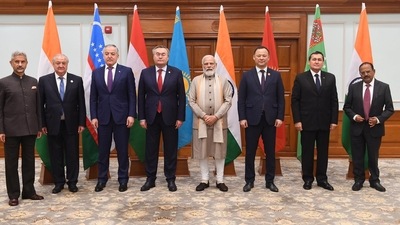 Prime Minister Narendra Modi with foreign ministers of Kazakhstan, Kyrgyz Republic, Tajikistan, Turkmenistan and Uzbekistan. Prime Minister Narendra Modi with foreign ministers of Kazakhstan, Kyrgyz Republic, Tajikistan, Turkmenistan and Uzbekistan.