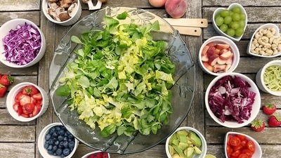 Make smart food choices: Considering we have a lot of high calorie and delicious food around us during festive season, it is difficult to not give in to your cravings. Menon suggests that before heading out to a festive gathering, one is advised to spoil the appetite first. "Have a snack an hour or so beforehand and give yourself time to see what foods are available, and make choices based on what you’re craving and what you actually want. Fill half of your plate with vegetables every time," says the nutritionist. (Pixabay)