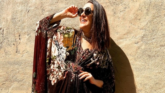 Neha Dhupia lays fashion cues to keep it hot this winter in <span class='webrupee'>₹</span>28k velvet kaftan&nbsp;(Instagram/nehadhupia)
