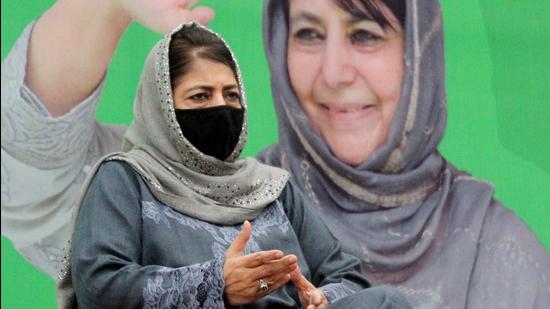 People’s Democratic Party (PDP) chief Mehbooba Mufti addresses a press conference in Srinagar on Sunday. (ANI) People’s Democratic Party (PDP) chief Mehbooba Mufti addresses a press conference in Srinagar on Sunday. (ANI)