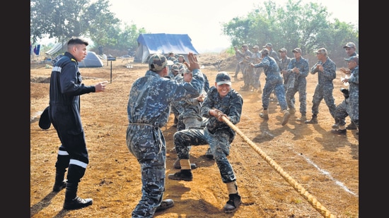 Camp ‘Abhyaas’ was conducted at INS Shivaji , Lonavala for trainee sailors of Direct Entry Engineering Mechanic (DEME) Course from December 17 to 19 (HT PHOTO)