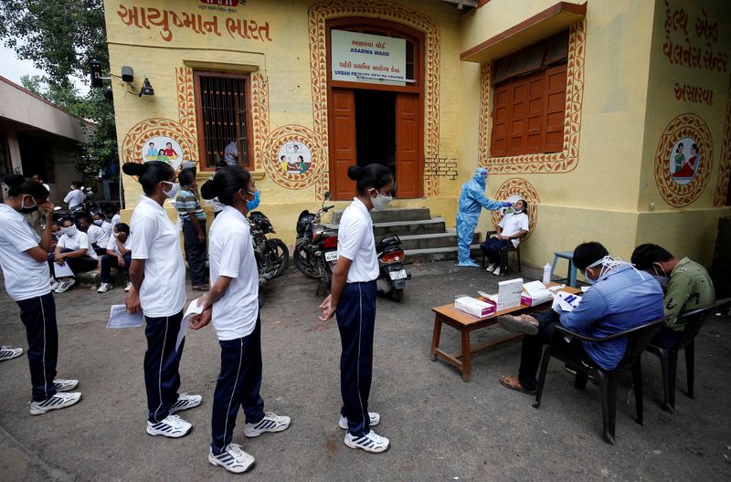 In view of the Omicron crisis, the central government has ordered states and UTs to activate war rooms and keep analysing even the smallest trends and surges.&nbsp; (Reuters file photo)