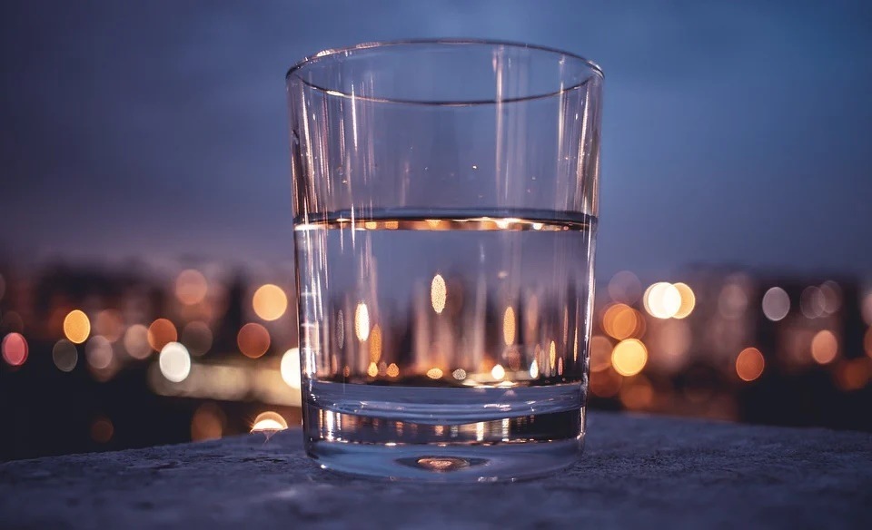 Similar to reducing salt intake, drinking enough water and staying hydrated are ways to support our hearts (Pixabay)