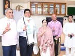 Sitting MLA from Curtorim Aleixo Reginaldo Lourenço joins TMC in the presence of Mamata Banerjee and Abhishek Banerjee. (Twitter)