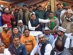 Noida: AAP MP Sanjay Singh meets the farmers protesting at Noida Authority, Monday.(PTI) Noida: AAP MP Sanjay Singh meets the farmers protesting at Noida Authority, Monday.(PTI)
