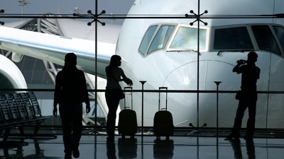 Christmas and New Year travel on high alert, lockdowns renew as Omicron spreads (Photo by L.Filipe C.Sousa on Unsplash) Christmas and New Year travel on high alert, lockdowns renew as Omicron spreads (Photo by L.Filipe C.Sousa on Unsplash)