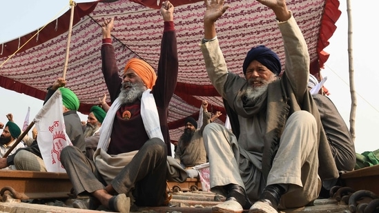 The 'rail roko' agitation started under the banner of the Kisan Mazdoor Sangharsh Committee.(AFP)