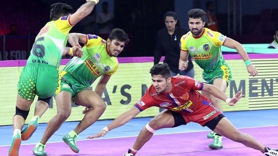 vivo Pro Kabaddi League Season 8: Giants' late attack stuns Titans