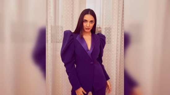 Kiara Advani Astounds With a Pastel Pantsuit, a Neon Yellow Bralette and  Sleek Hair!