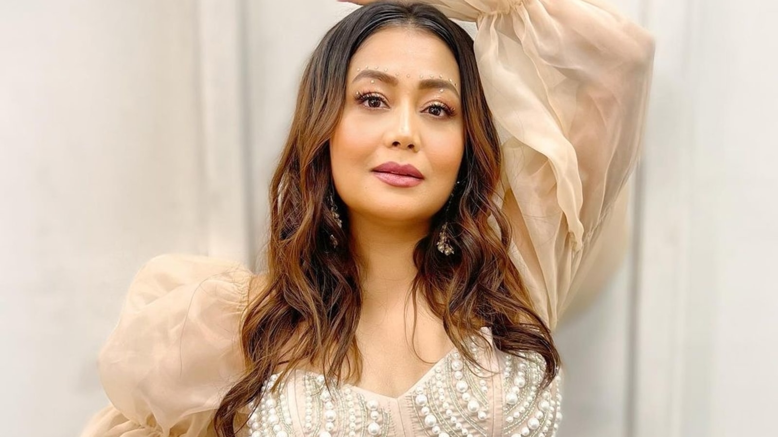 Neha Kakkar Indian Actress Xxx - Neha Kakkar's sultry angelic look in champagne organza corset, pants wows  Dubai | Fashion Trends - Hindustan Times