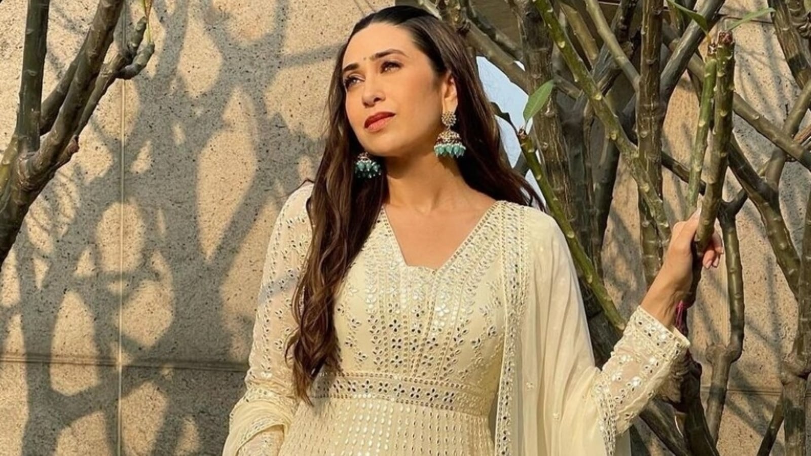 An all-time icon, here's Karisma Kapoor making a serious style statement in  The Loom. Shop now . . 𝐂𝐥𝐢𝐜𝐤 𝐨𝐧 𝐭�... | Instagram