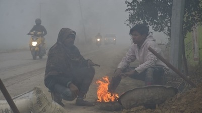 The night temperature at other places in Rajasthan was above six degrees Celsius (HT Photo/ Sakib Ali )