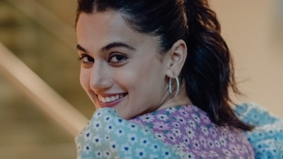 Pulling back her luscious tresses into a high ponytail hairstyle, Taapsee amplified the glam quotient with a dab of pink lipstick and a dewy makeup look. (Instagram/taapsee) Pulling back her luscious tresses into a high ponytail hairstyle, Taapsee amplified the glam quotient with a dab of pink lipstick and a dewy makeup look. (Instagram/taapsee)