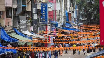 Girish Sachdeva, council member who heads the committee on market redevelopment, said that the council will redevelop Sarojini Nagar market after wider consultations with all stakeholders. (HT Archive) Girish Sachdeva, council member who heads the committee on market redevelopment, said that the council will redevelop Sarojini Nagar market after wider consultations with all stakeholders. (HT Archive)