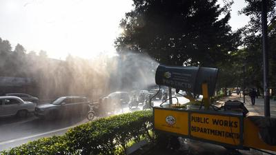 An anti-smog gun is being used to curb air pollution at Kashmiri Gate in New Delhi. (Amal KS/HT Photo) An anti-smog gun is being used to curb air pollution at Kashmiri Gate in New Delhi. (Amal KS/HT Photo)