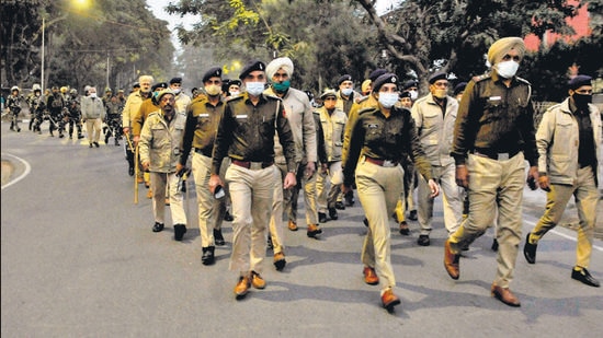 Chandigarh MC polls: 3,700 cops to maintain vigil - Hindustan Times