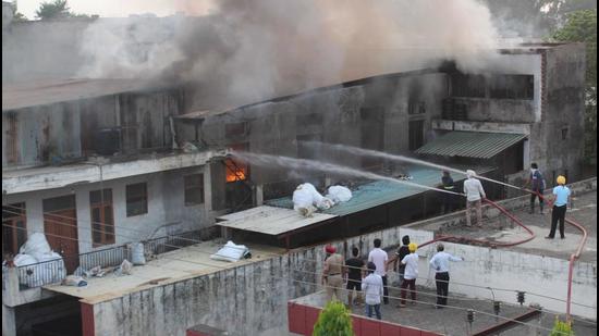 Through a survey last year, the Mohali fire department had identified various properties, including high-rise buildings and commercial establishments, that did not comply with fire-safety norms. (HT File Photo)