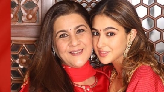 Sara Ali Khan is the daughter of actor Amrita Singh.&nbsp;