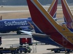 Airlines see an uncertain few weeks due to the spread of the omicron coronavirus variant Airlines see an uncertain few weeks due to the spread of the omicron coronavirus variant 