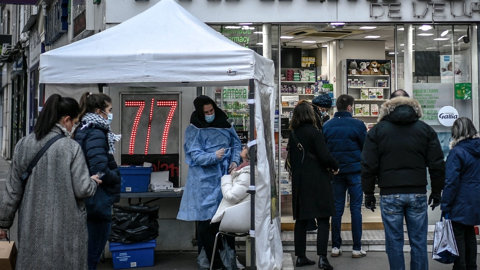 Omicron potrebbe causare circa 3 miliardi di infezioni nei prossimi due mesi: Report