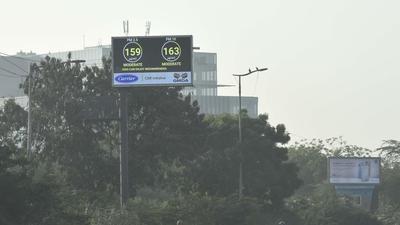 Gurugram, India - December 23, 2021: A view of the readings on Air Quality Monitors at MG Road in Gurugram, India, on Thursday, December 23, 2021. Gurugram Metropolitan Development Authority (GMDA) signs MoU with India Meteorological Department (IMD) for installing weather stations and air quality monitors across the city. (Photo by Vipin Kumar/ Hindustan Times) ** Story Pics for Suprana/HT Gurugram** (Vipin Kumar/HT PHOTO)