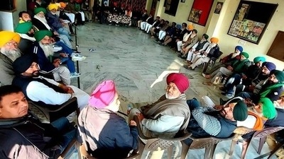Protesting farmers meet Punjab CM Channi, demand toll-free movement of vehicles Protesting farmers meet Punjab CM Channi, demand toll-free movement of vehicles