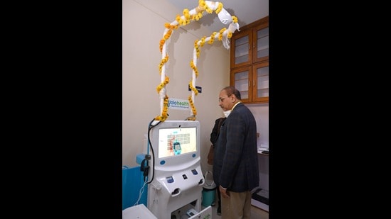 Health ATM being inaugurated at IIT-Kanpur. (HT PHOTO)