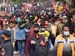 Crowded Sarojini Nagar market amid rising cases of Omicron variant of Covid-19, in New Delhi, on Thursday, Dec 23, 2021.&nbsp;