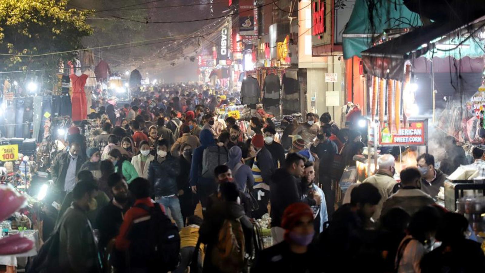 Contempt action by Delhi HC against cop, NDMC staff over Sarojini crowd ...