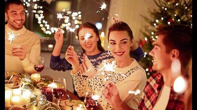 We got you covered with some interesting ideas to throw a Christmas party at home. (Photo: Shutterstock) We got you covered with some interesting ideas to throw a Christmas party at home. (Photo: Shutterstock)
