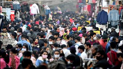 Crowds at Sarojini Nagar market on Thursday. (ANI) Crowds at Sarojini Nagar market on Thursday. (ANI)