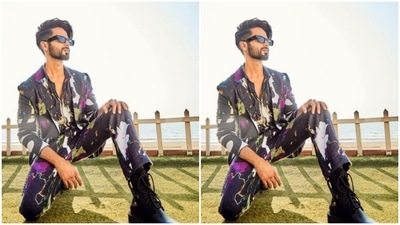 For footwear, Shahid opted for classic black boots to go with the attire. (Instagram/@shahidkapoor)