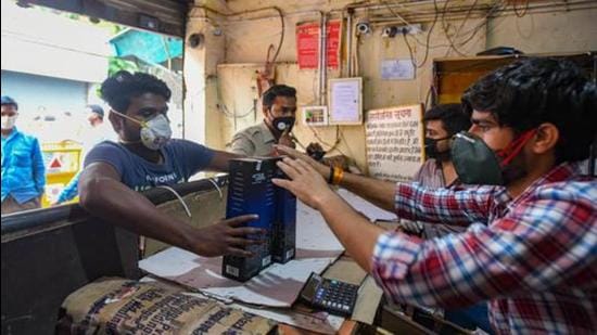 The East Delhi Municipal Corporation (EDMC) also sealed three liquor outlets on December 10. (Picture for representation only/HT Archive)