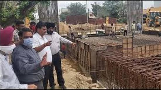 Initiated in December last year, the project has missed several deadlines. Earlier, cabinet minister Bharat Bhushan Ashu had assured that one of the RUBs being constructed from Pakhowal road towards Sarabha Nagar area, would be completed by July but the deadline was put forward to August 31 and then to Diwali. (Representative Image/HT File)