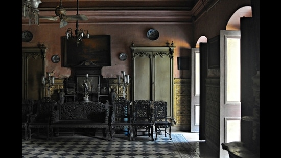The interiors of a Laha family mansion. Some rooms Mitra visited had been repurposed to accommodate, for instance, a TV set or microwave oven. These incongruities are charming and signal hope, Mitra says. ‘They represent a handshake between the past and the present and a nod towards the future.’ (Photo by Anirban Mitra) The interiors of a Laha family mansion. Some rooms Mitra visited had been repurposed to accommodate, for instance, a TV set or microwave oven. These incongruities are charming and signal hope, Mitra says. ‘They represent a handshake between the past and the present and a nod towards the future.’ (Photo by Anirban Mitra)