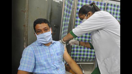 Around 1.48 lakh people, who have taken their first dose of Covid-19 vaccines from healthcare facilities in Chandigarh, have not turned up for the second jab. (HT Photo)