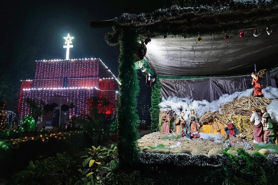 St. Thomas’ Church is decorated in Christmas lights with a manger being visible to passers-by on the Mandir Marg. (Photo: Gokul VS/HT) St. Thomas’ Church is decorated in Christmas lights with a manger being visible to passers-by on the Mandir Marg. (Photo: Gokul VS/HT)