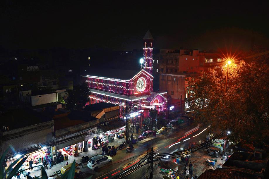 One of the oldest Churches of Delhi, St Stephen’s Church in Fatehpuri is lit up with Christmas lights. (Photo: Gokul VS/HT) One of the oldest Churches of Delhi, St Stephen’s Church in Fatehpuri is lit up with Christmas lights. (Photo: Gokul VS/HT)