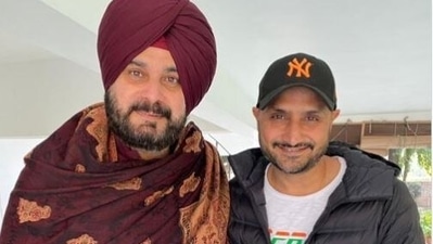 Harbhajan Singh recently met Punjab Congress chief Navjot Singh Sidhu.&nbsp;