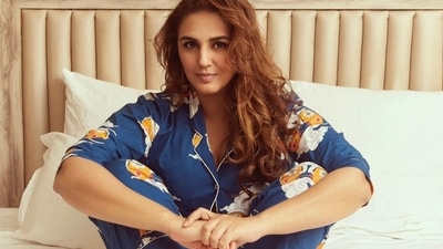 The PJs looked comfortable, soft and cozy and came with a tailored fitting shirt that sported lapels, a chest pocket and contrast coloured cording along with a co-ordinated relaxed straight fit of matching pyjamas with a drawstring waist.&nbsp; (Instagram/iamhumaq)