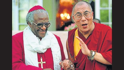 The 86-year-old spiritual leader, Dalai Lama, wrote that Nobel peace laureate Archbishop Desmond Tutu was entirely dedicated to serving his brothers and sisters for the greater common good. (REUTERS File Photo) The 86-year-old spiritual leader, Dalai Lama, wrote that Nobel peace laureate Archbishop Desmond Tutu was entirely dedicated to serving his brothers and sisters for the greater common good. (REUTERS File Photo)