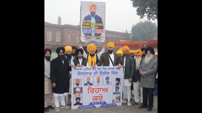 Various Sikh organisations during a march demanding the release of nine political prisoners, in Amritsar on Sunday. (Sameer Sehgal/HT)
