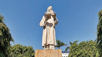 The photo is of his only public statue in Delhi (find its GPS yourself!). The photo is of his only public statue in Delhi (find its GPS yourself!).