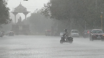 Isolated rainfall, thunderstorm, hailstorm, and snowfall is likely in several areas of India from today onwards. (File Photo) Isolated rainfall, thunderstorm, hailstorm, and snowfall is likely in several areas of India from today onwards. (File Photo)