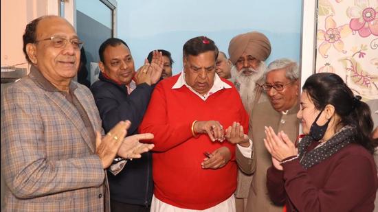 Prior to inaugurating a new dental X-ray machine at the dispensary, MLA Dawar also distributed ration among needy families at Shiv Shakti Mandir in Kidwai Nagar. (HT PHOTO)